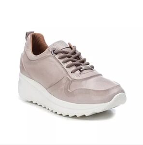 Carmela Women's Hayden Beige Casual Sneakers Size 36 EU